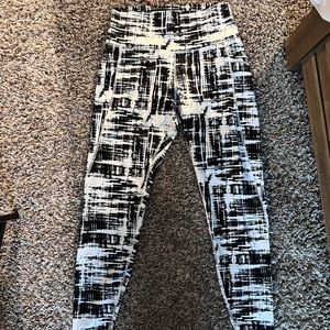 BuffBunny Limitless Leggings - Triggered Print